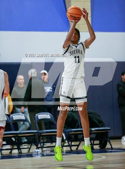 Thumbnail 2 in East vs West (Battle of the Valley All-Star Game) photogallery.