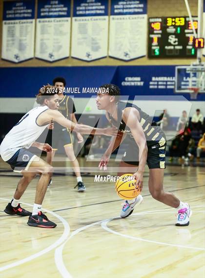 Thumbnail 2 in East vs West (Battle of the Valley All-Star Game) photogallery.