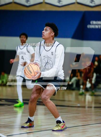 Thumbnail 3 in East vs West (Battle of the Valley All-Star Game) photogallery.
