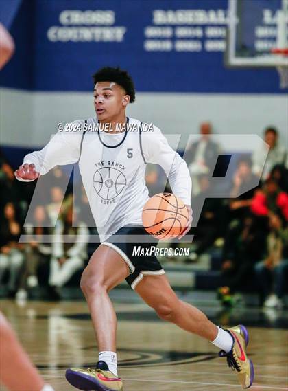 Thumbnail 3 in East vs West (Battle of the Valley All-Star Game) photogallery.
