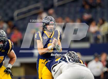 Thumbnail 3 in Smithson Valley vs Highland Park (UIL 5A Football Division I Final) photogallery.
