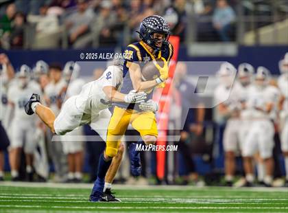 Thumbnail 2 in Smithson Valley vs Highland Park (UIL 5A Football Division I Final) photogallery.