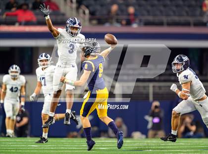 Thumbnail 3 in Smithson Valley vs Highland Park (UIL 5A Football Division I Final) photogallery.