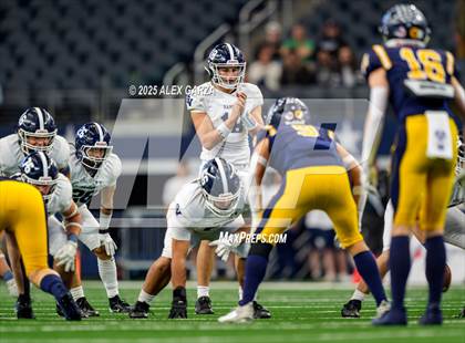 Thumbnail 3 in Smithson Valley vs Highland Park (UIL 5A Football Division I Final) photogallery.