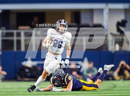 Thumbnail 3 in Smithson Valley vs Highland Park (UIL 5A Football Division I Final) photogallery.
