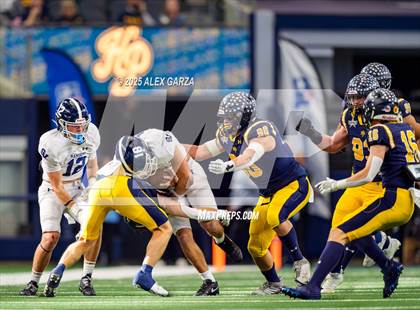 Thumbnail 3 in Smithson Valley vs Highland Park (UIL 5A Football Division I Final) photogallery.
