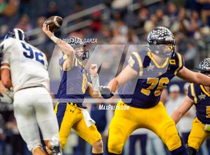 Thumbnail 2 in Smithson Valley vs Highland Park (UIL 5A Football Division I Final) photogallery.
