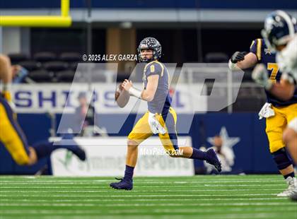 Thumbnail 3 in Smithson Valley vs Highland Park (UIL 5A Football Division I Final) photogallery.