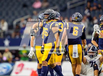 Thumbnail 3 in Smithson Valley vs Highland Park (UIL 5A Football Division I Final) photogallery.