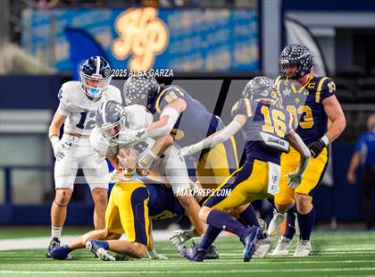 Thumbnail 1 in Smithson Valley vs Highland Park (UIL 5A Football Division I Final) photogallery.