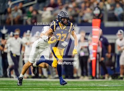 Thumbnail 3 in Smithson Valley vs Highland Park (UIL 5A Football Division I Final) photogallery.