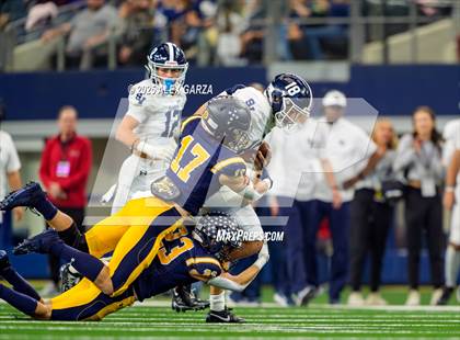 Thumbnail 2 in Smithson Valley vs Highland Park (UIL 5A Football Division I Final) photogallery.