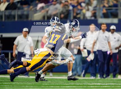 Thumbnail 3 in Smithson Valley vs Highland Park (UIL 5A Football Division I Final) photogallery.
