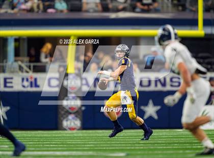 Thumbnail 3 in Smithson Valley vs Highland Park (UIL 5A Football Division I Final) photogallery.