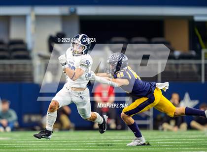 Thumbnail 1 in Smithson Valley vs Highland Park (UIL 5A Football Division I Final) photogallery.