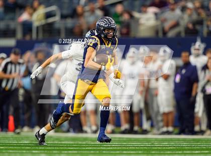 Thumbnail 3 in Smithson Valley vs Highland Park (UIL 5A Football Division I Final) photogallery.