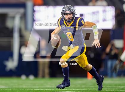 Thumbnail 3 in Smithson Valley vs Highland Park (UIL 5A Football Division I Final) photogallery.