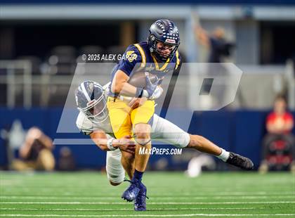 Thumbnail 3 in Smithson Valley vs Highland Park (UIL 5A Football Division I Final) photogallery.