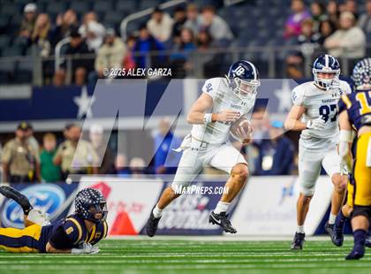 Thumbnail 2 in Smithson Valley vs Highland Park (UIL 5A Football Division I Final) photogallery.