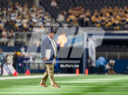 Thumbnail 3 in Smithson Valley vs Highland Park (UIL 5A Football Division I Final) photogallery.