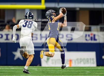 Thumbnail 1 in Smithson Valley vs Highland Park (UIL 5A Football Division I Final) photogallery.