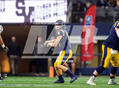Thumbnail 3 in Smithson Valley vs Highland Park (UIL 5A Football Division I Final) photogallery.