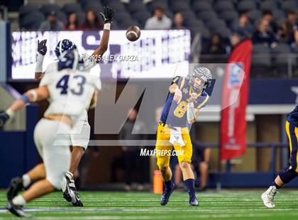 Thumbnail 1 in Smithson Valley vs Highland Park (UIL 5A Football Division I Final) photogallery.