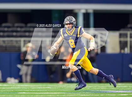 Thumbnail 2 in Smithson Valley vs Highland Park (UIL 5A Football Division I Final) photogallery.