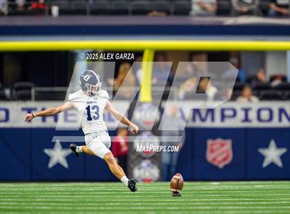 Thumbnail 3 in Smithson Valley vs Highland Park (UIL 5A Football Division I Final) photogallery.
