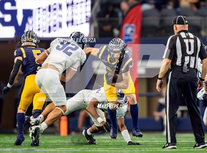 Thumbnail 1 in Smithson Valley vs Highland Park (UIL 5A Football Division I Final) photogallery.