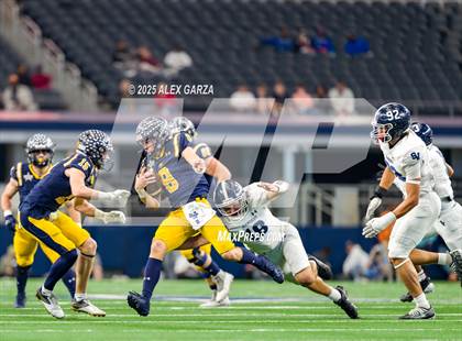 Thumbnail 2 in Smithson Valley vs Highland Park (UIL 5A Football Division I Final) photogallery.