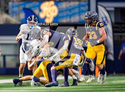 Thumbnail 2 in Smithson Valley vs Highland Park (UIL 5A Football Division I Final) photogallery.