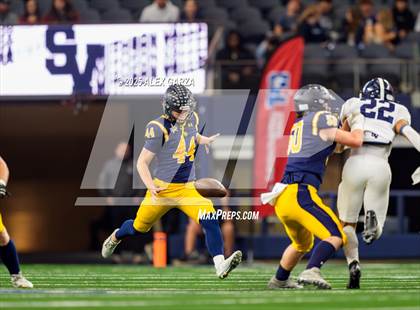 Thumbnail 3 in Smithson Valley vs Highland Park (UIL 5A Football Division I Final) photogallery.