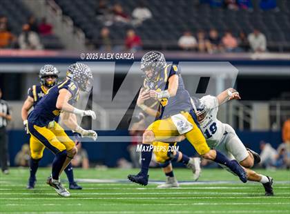 Thumbnail 1 in Smithson Valley vs Highland Park (UIL 5A Football Division I Final) photogallery.