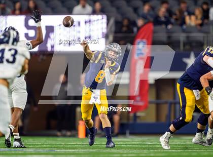 Thumbnail 3 in Smithson Valley vs Highland Park (UIL 5A Football Division I Final) photogallery.