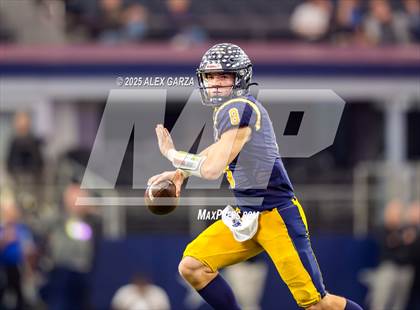 Thumbnail 2 in Smithson Valley vs Highland Park (UIL 5A Football Division I Final) photogallery.
