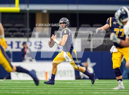 Thumbnail 2 in Smithson Valley vs Highland Park (UIL 5A Football Division I Final) photogallery.