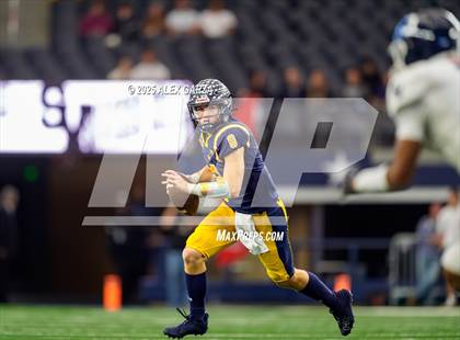 Thumbnail 2 in Smithson Valley vs Highland Park (UIL 5A Football Division I Final) photogallery.