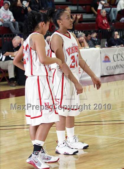 Thumbnail 2 in Menlo-Atherton vs. North Salinas (CIF CCS D1 Final) photogallery.