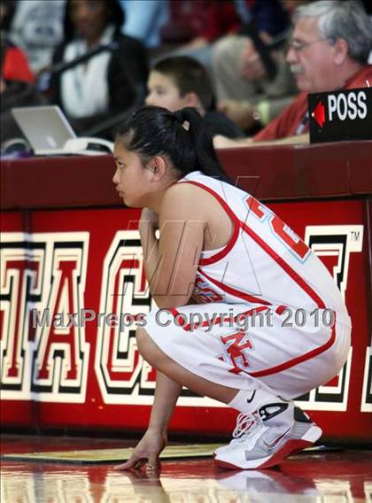 Thumbnail 2 in Menlo-Atherton vs. North Salinas (CIF CCS D1 Final) photogallery.