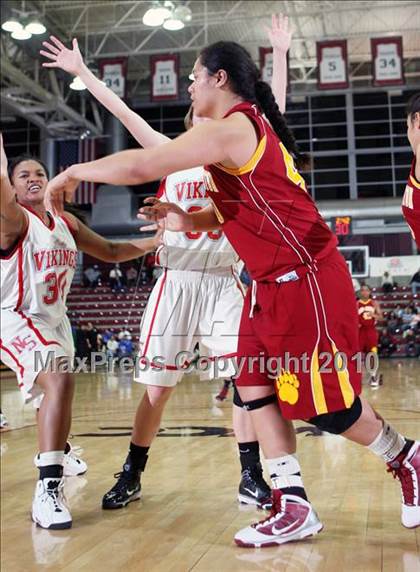 Thumbnail 3 in Menlo-Atherton vs. North Salinas (CIF CCS D1 Final) photogallery.