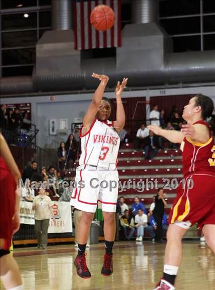 Thumbnail 3 in Menlo-Atherton vs. North Salinas (CIF CCS D1 Final) photogallery.