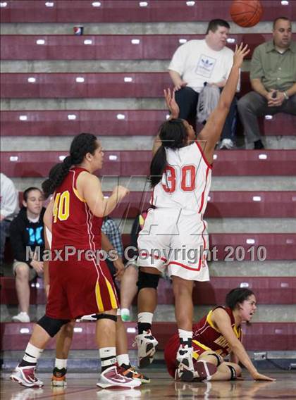 Thumbnail 2 in Menlo-Atherton vs. North Salinas (CIF CCS D1 Final) photogallery.