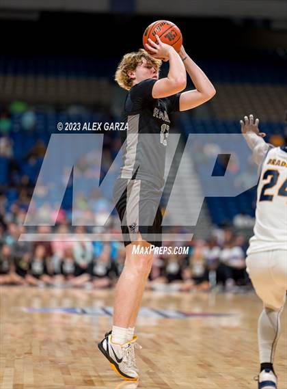 Thumbnail 1 in Oak Cliff Faith Family Academy vs Randall (UIL 4A Basketball Semifinal) photogallery.