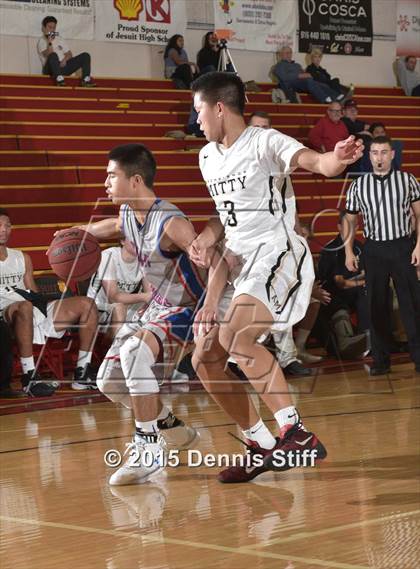 Thumbnail 2 in Christian Brothers vs. Archbishop Mitty (Father Barry Christmas Classic) photogallery.