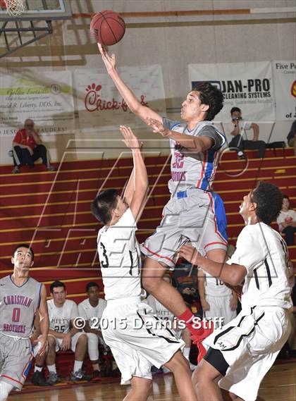 Thumbnail 2 in Christian Brothers vs. Archbishop Mitty (Father Barry Christmas Classic) photogallery.