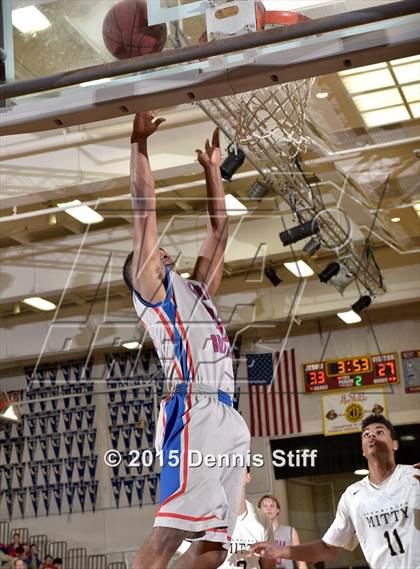 Thumbnail 1 in Christian Brothers vs. Archbishop Mitty (Father Barry Christmas Classic) photogallery.