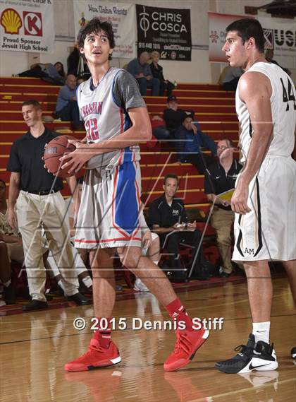 Thumbnail 3 in Christian Brothers vs. Archbishop Mitty (Father Barry Christmas Classic) photogallery.