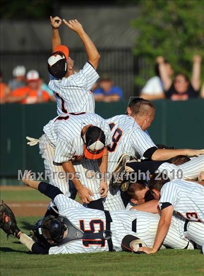 Thumbnail 2 in Rockwall-Heath vs. Wakeland (Texas 4A Region II Final) photogallery.