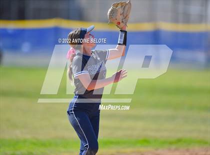 Thumbnail 2 in Trabuco Hills vs. Santa Fe photogallery.